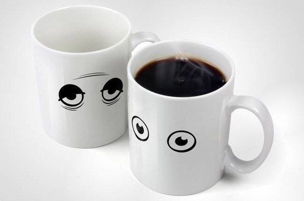 Кофейная чашка, которая "просыпается", если в неё налить кофе.