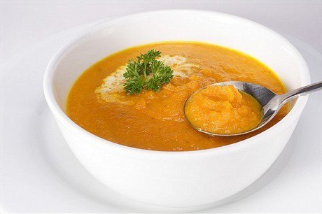 Суп из моркови и кориандра.