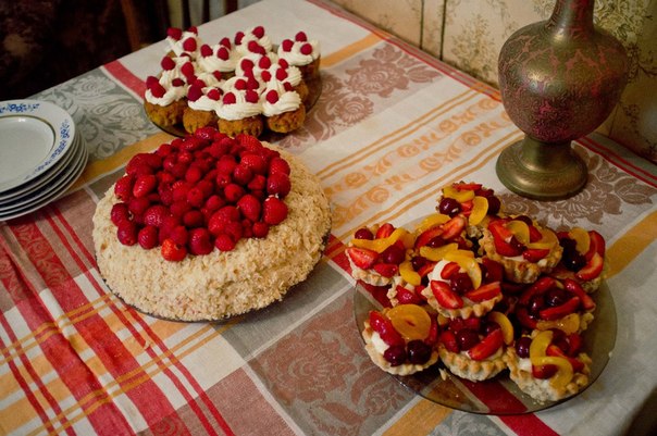 Друзья! Поздравляем победителя конкурса "Самый красивый десерт" от кулинарной школы GUSTOMAESTRO (http://vk.com/gustospb) и группы "Записки шеф- повара"!