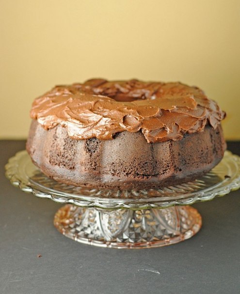 Шоколадный кекс с шоколадной глазурью из сметаны