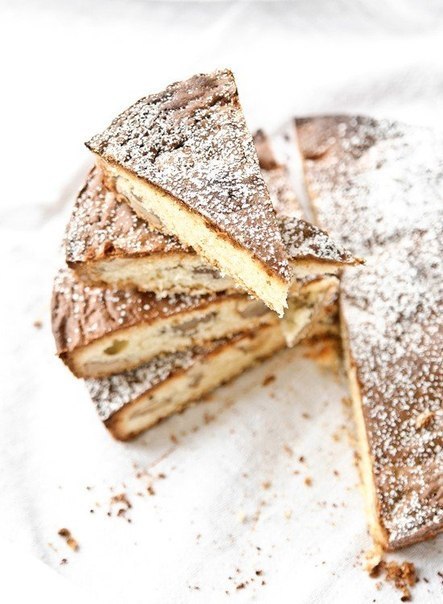 Торт с белым шоколадом и грецкими орехами на пикник