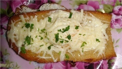 Горячие бутерброды (яичница в хлебе)