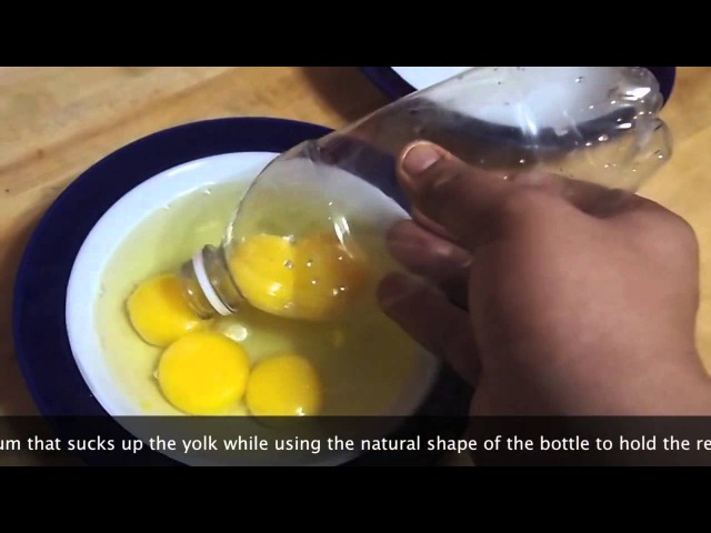 Как отделить яичный желток от белка.