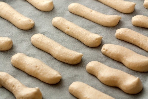 Бисквитное печенье Савоярди, или  дамские пальчики” – обязательный компонент Тирамису