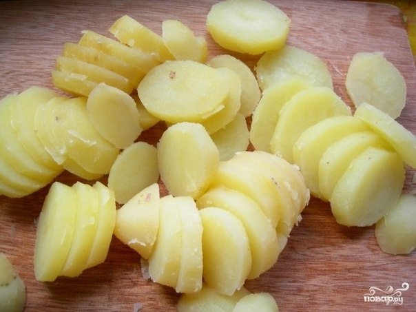 Хотите узнать, как приготовить картофельную запеканку - очень простое и бюджетное, но всеми любимое блюдо домашней кухни? В таком случае, простой рецепт картофельной запеканки - специально для вас! 