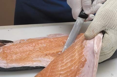 Мастер-класс : Как разделать лосося и отделить филе от кости