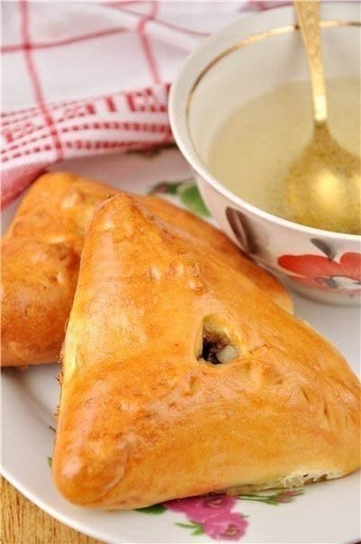 Как приготовить эчпочмак (треугольные пироги с картошкой и мясом) 