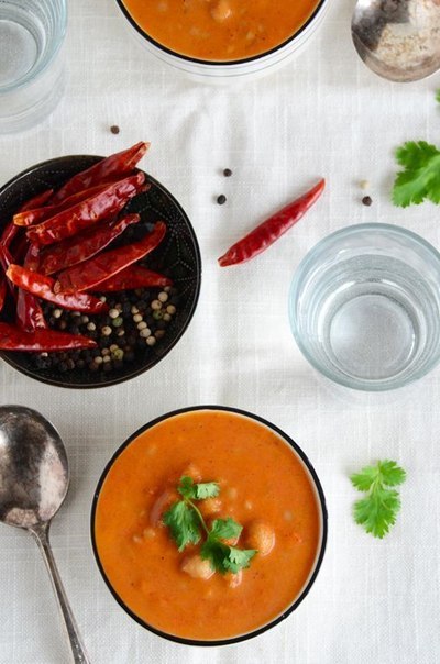 Индийский острый томатный крем-суп с кускусом