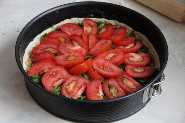 Киш с грибами и помидорами