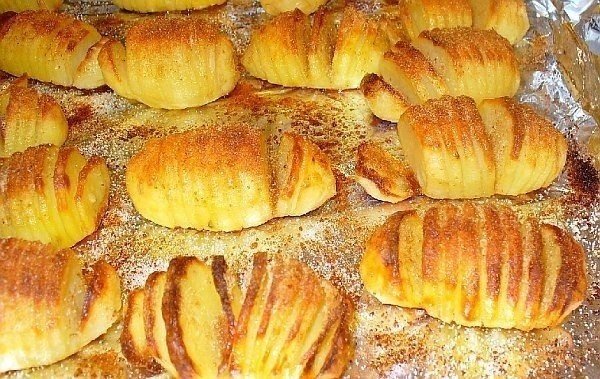 Нарядная картошка по-шведски.